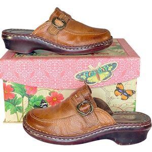 Bass Distressed Leather Clogs Mules Size 8 Buckle Detail Slip On's Wedge Heel